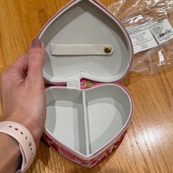 Lilly Heart Jewelry Box - Picture 5 of 10